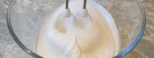 безе с кремом и фруктами. Шаг 3