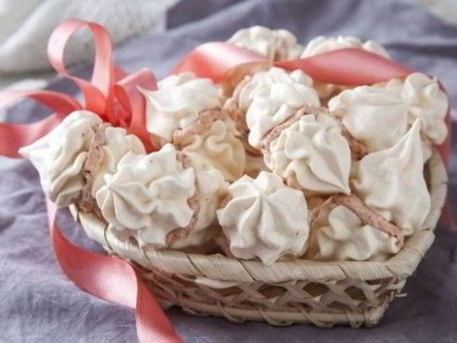 Рецепт безе в мультиварке с нежным кремом