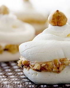 Двойное безе с кремом и фундуком