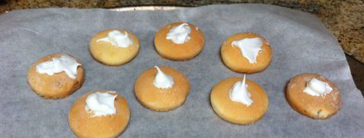 печенья-безе с черной смородиной. Шаг 7