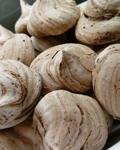 Шоколадное безе с корицей и кардамоном