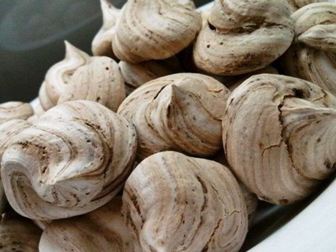 Рецепт шоколадного безе с корицей и кардамоном