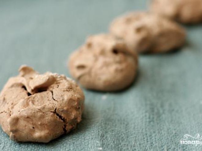 Рецепт шоколадного безе с миндалем