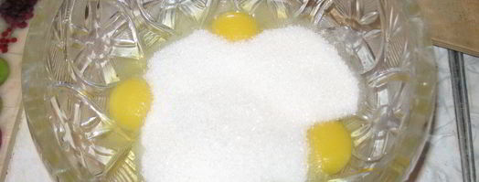 шоколадный бисквит с безе, крем с ноткой мокко. Шаг 4