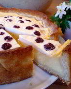 Творожный десерт с пудингом и вишневым безе Чизкейк