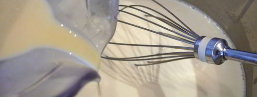 творожный десерт с пудингом и вишневым безе чизкейк. Шаг 4