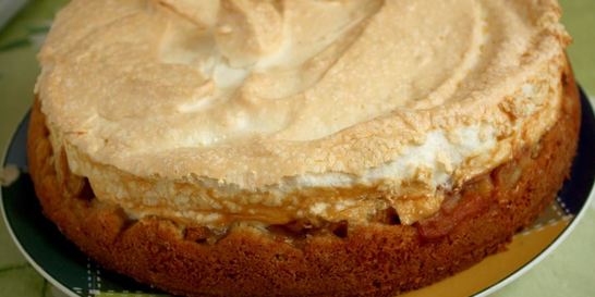 Яблочный торт-безе