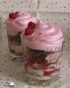 Десерт со взбитыми сливками