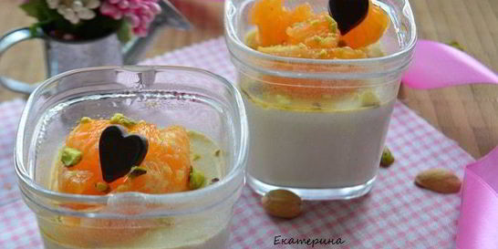 Фисташковая панна котта с мандаринами