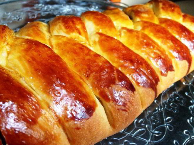 Рецепт косы с целой плиткой шоколада, халвой и бананом