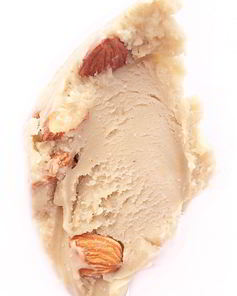 Мороженое с халвой и миндалем