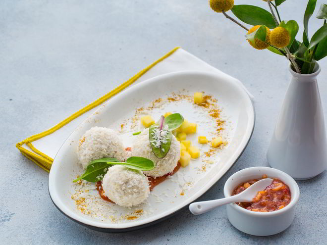 Рецепт куриных конфет с карри и манго