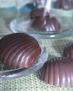 Шоколадные конфеты с нутом и цукатами