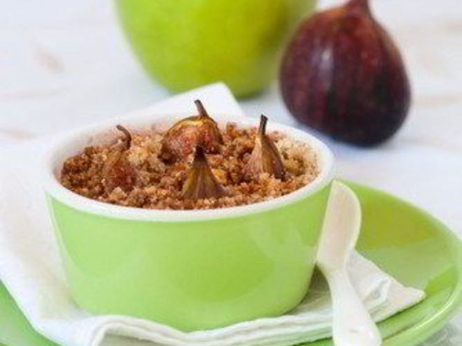 Рецепт крамбла с яблоком и инжиром