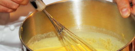 бинье с кремом шантильи, покрытый шоколадным ганашем. Шаг 12