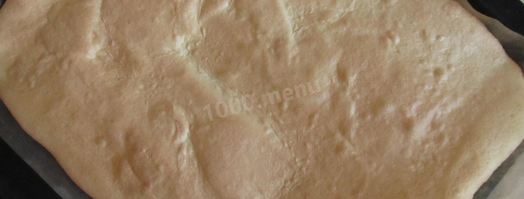 бисквитный рулет с кофейной начинкой и банановым кремом. Шаг 13