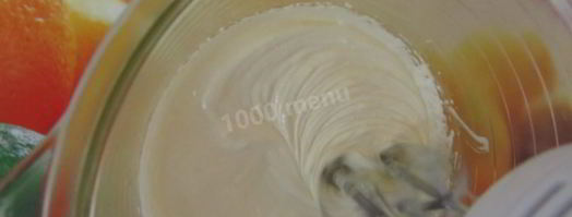 бисквитный рулет с кофейной начинкой и банановым кремом. Шаг 4