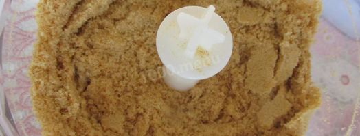 бисквитный рулет с кофейной начинкой и банановым кремом. Шаг 10