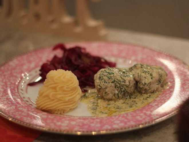 Рецепт фрикаделек с кремовой заправкой из сметаны с соусом табаско