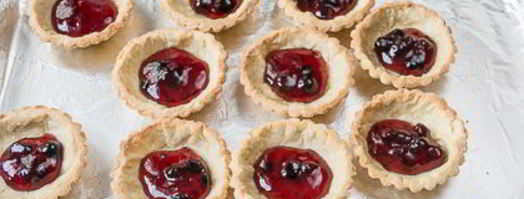 корзиночки с белковым кремом. Шаг 21