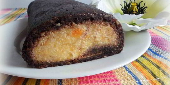 Шоколадный рулет с абрикосовым кремом