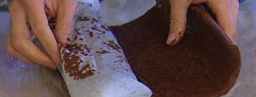 шоколадный рулет со сливочным кремом. Шаг 9