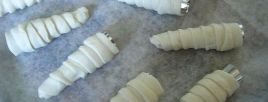 слоеные трубочки с белковым кремом. Шаг 4