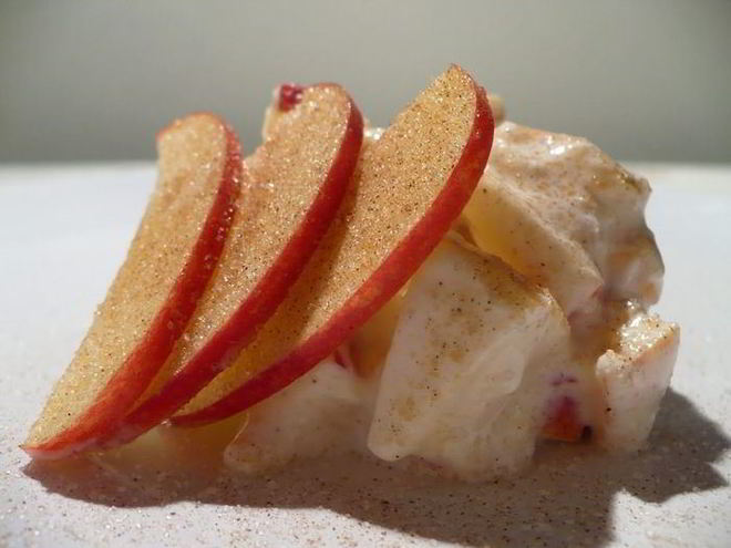 Рецепт творожного крема с яблоком и корицей