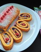 Тыквенный рулет с джемом и кремом