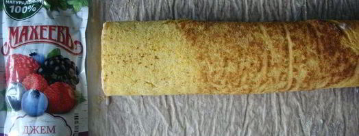 тыквенный рулет с джемом и кремом. Шаг 13