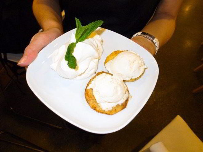 Рецепт жареных яблок с кремом шантильи