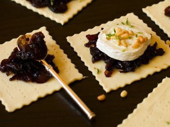 Рецепт лукового мармелада с красным вином