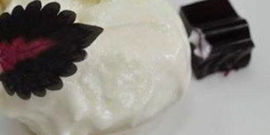 Мороженное из пармезана с мармеладом из свеклы