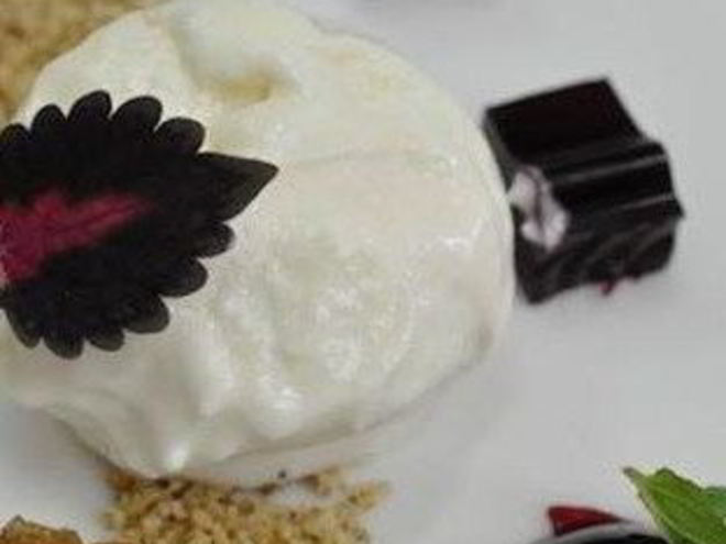 Рецепт мороженного из пармезана с мармеладом из свеклы