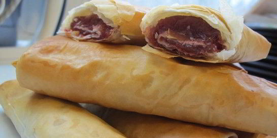 Рулетики из теста фило с мармеладом