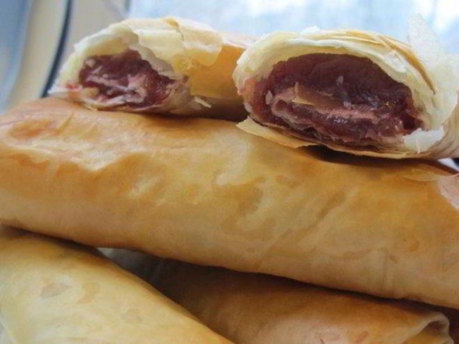 Рецепт рулетиков из теста фило с мармеладом