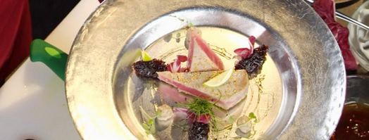 тунец с луковым мармеладом и ореховым соусом. Шаг 7