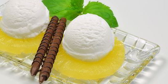 Кокосовое мороженое с ананасом