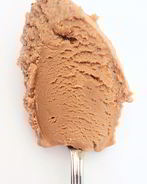 Мороженое с нутеллой и кусочками конфет Ферреро Роше