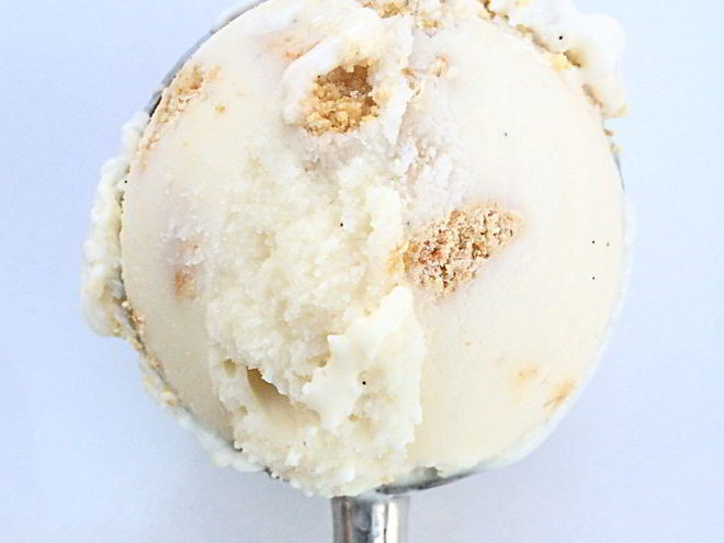 Рецепт овсяного мороженого с ванилью и крошкой овсяного печенья