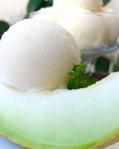 Простое мороженое из дыни