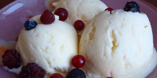 Сливочное мороженое с белым шоколадом