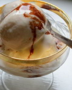 Ванильное мороженое в старом стиле