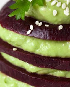 Свекла с муссом из авокадо