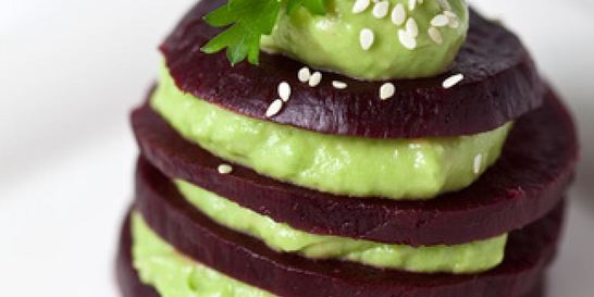 Свекла с муссом из авокадо