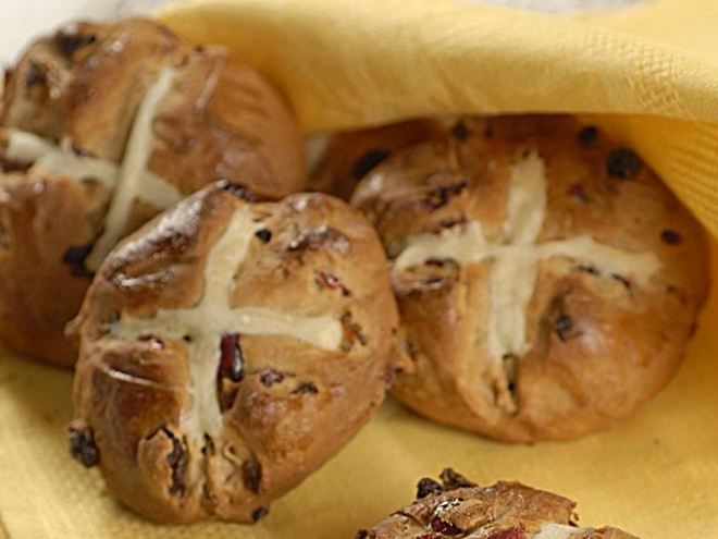 Рецепт английских пасхальных булочек