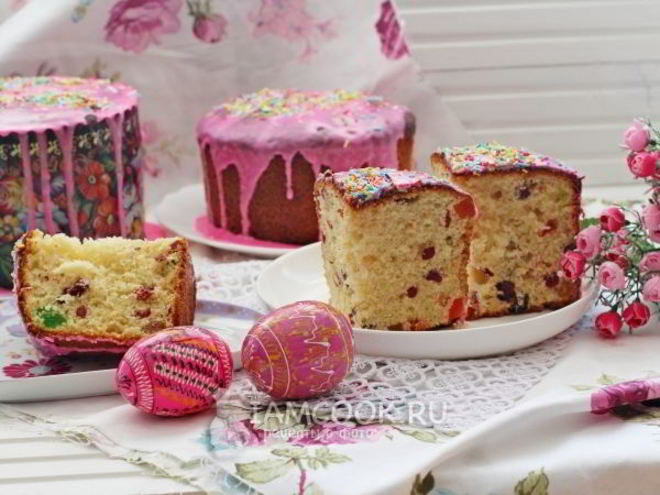 Рецепт кулича с вяленой вишней и миндалем