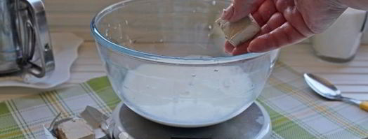 кулич с вяленой вишней и миндалем. Шаг 4