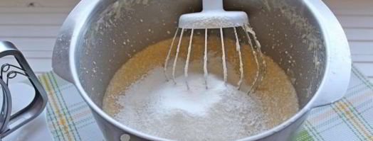 кулич с вяленой вишней и миндалем. Шаг 12