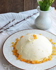 Творожная пасха с марципаном и изюмом